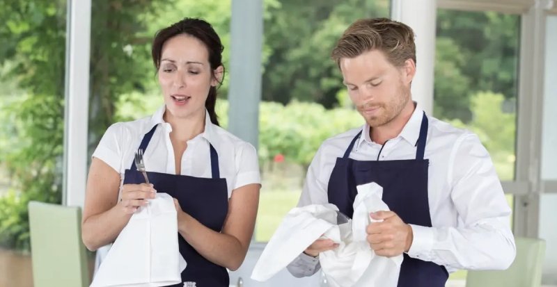 Bay-Bayan-Gunluk-Garson-Kiralama-Hizmeti Garson Kiralama Hizmeti